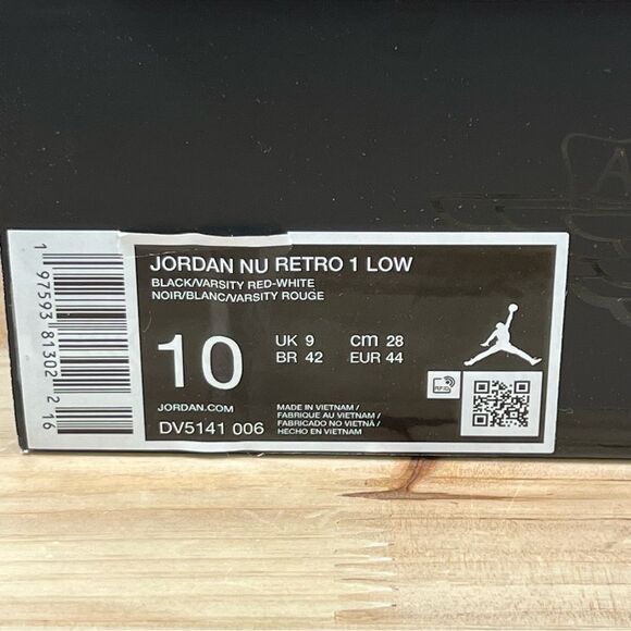 Jordan NU Retro 1 Low Nike Sneakers Mens 10 Black White Varsity Red NEW with Box - Picture 9 of 11